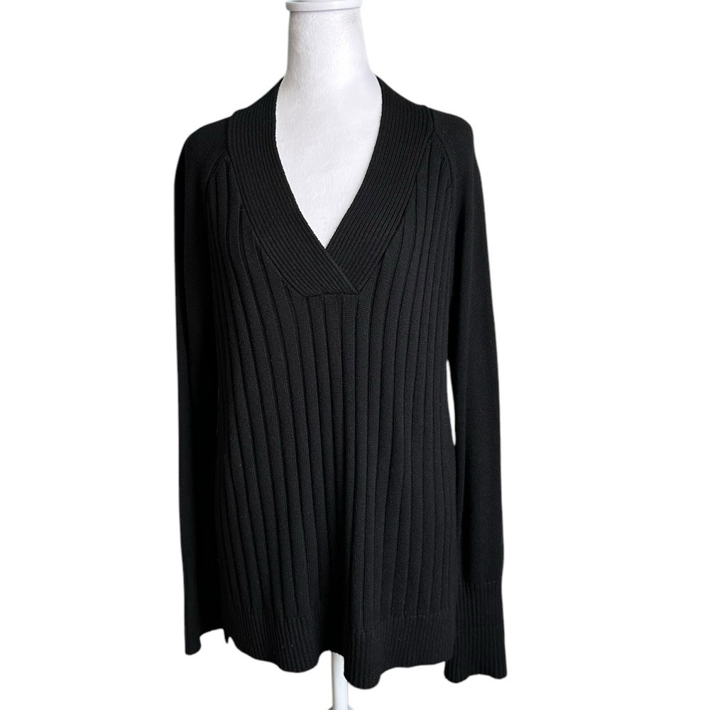 White House Black Market V-neck Long Sleeve Black Sweater Size L